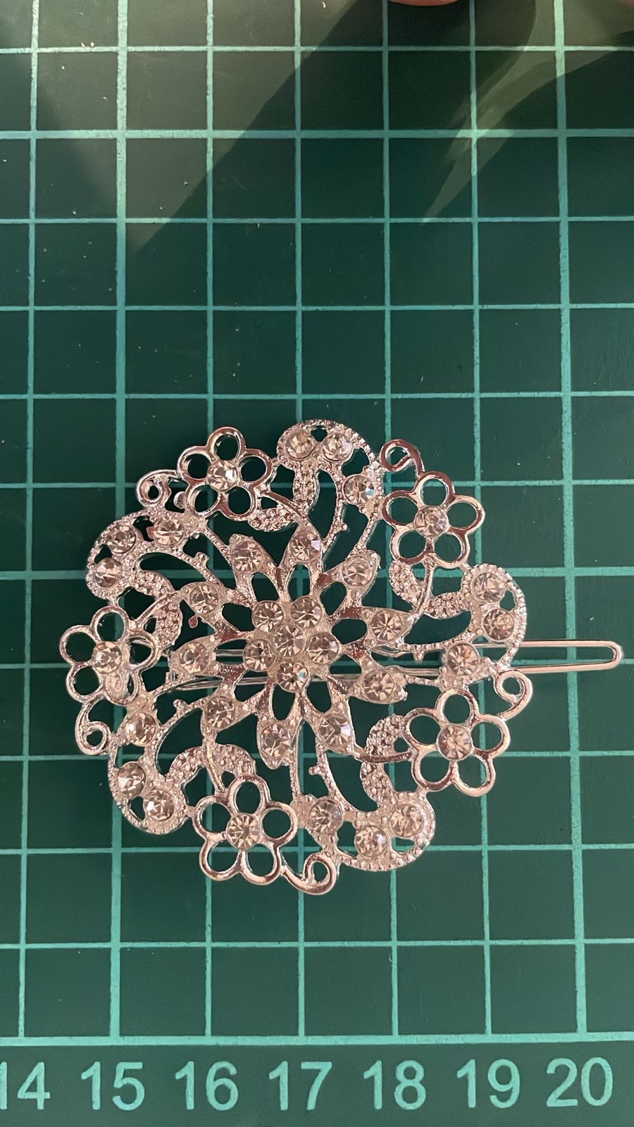 PRENDEDOR PLATA FIGURA FLORES