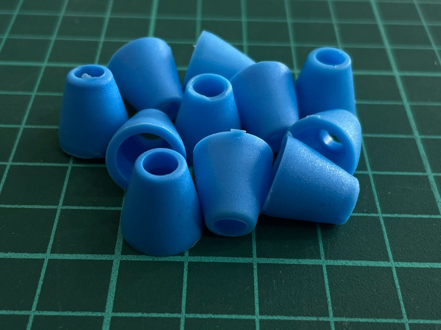 BELLOTA DE PLASTICO TURQUESA