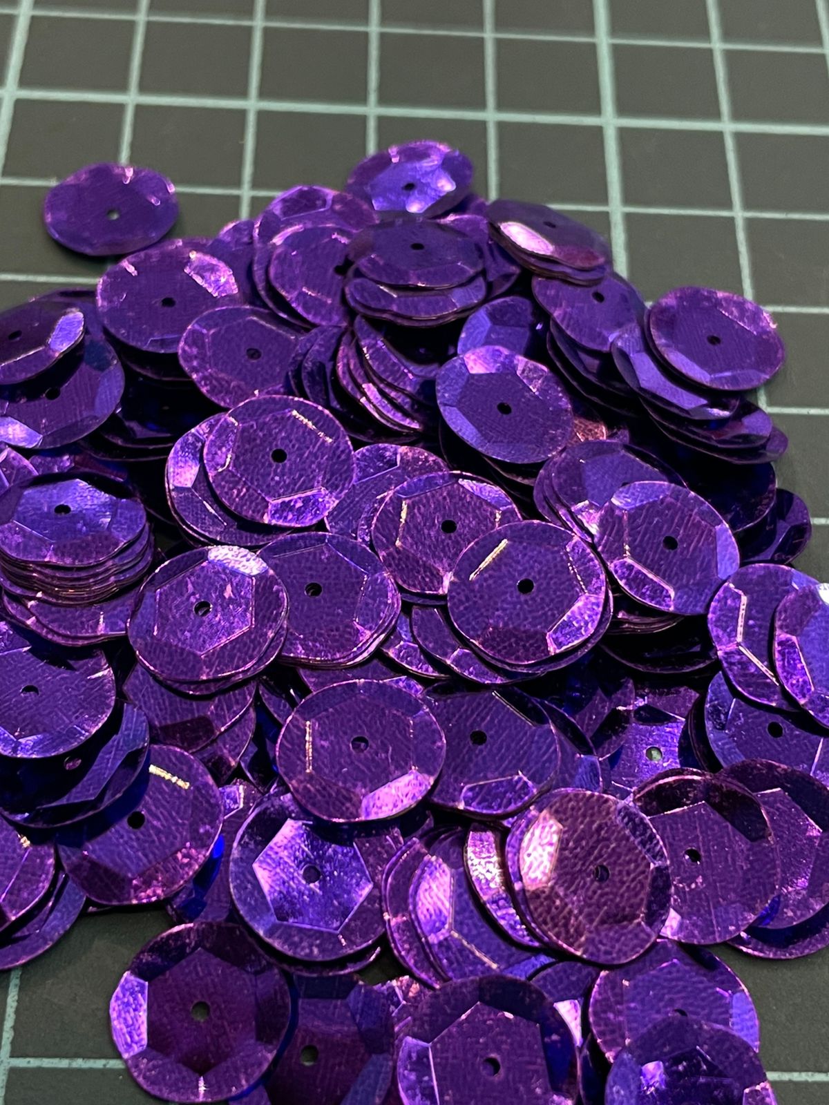 LENTEJUELA TIRA CHICA MORADO