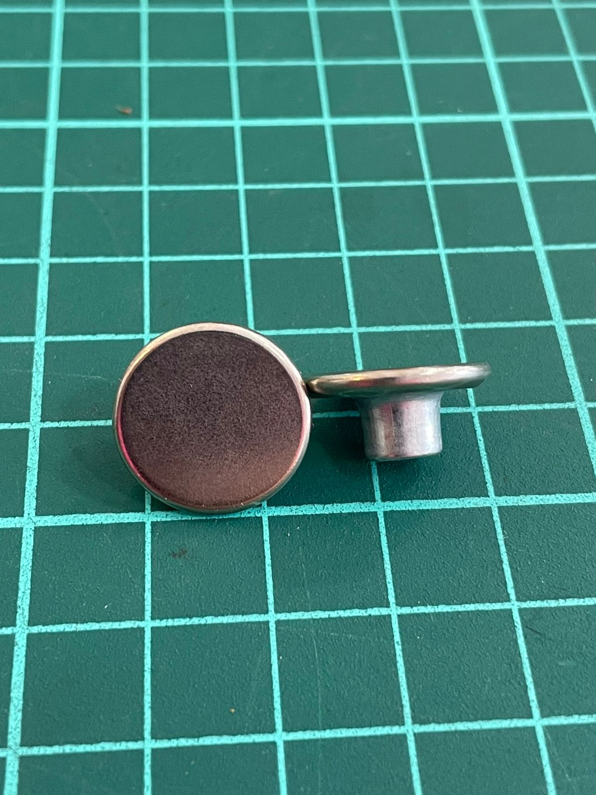 BOTON DE JEAN LISO PLATA