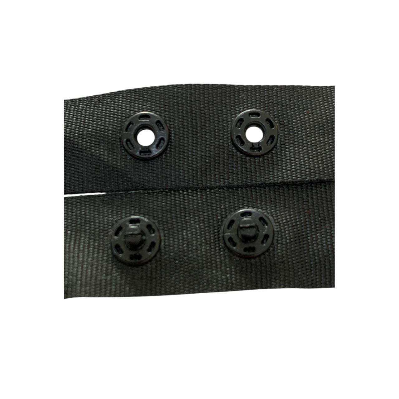 BROCHE DE PRESION EN TIRA NEGRO