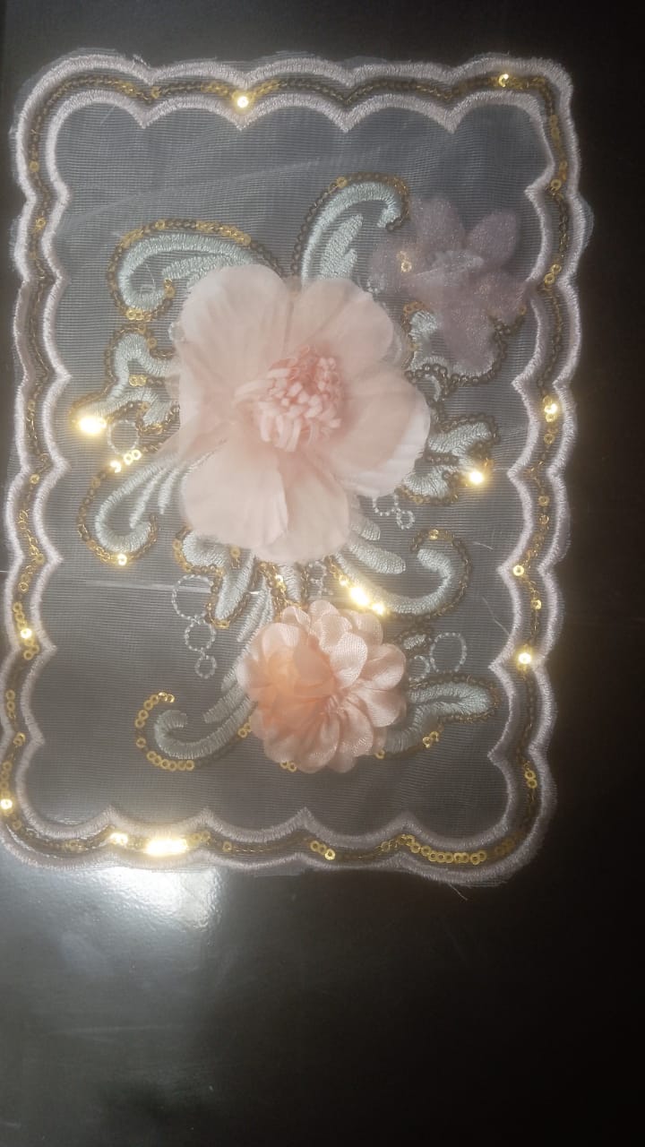 PARCHE FLORES ROSAS CON MESH