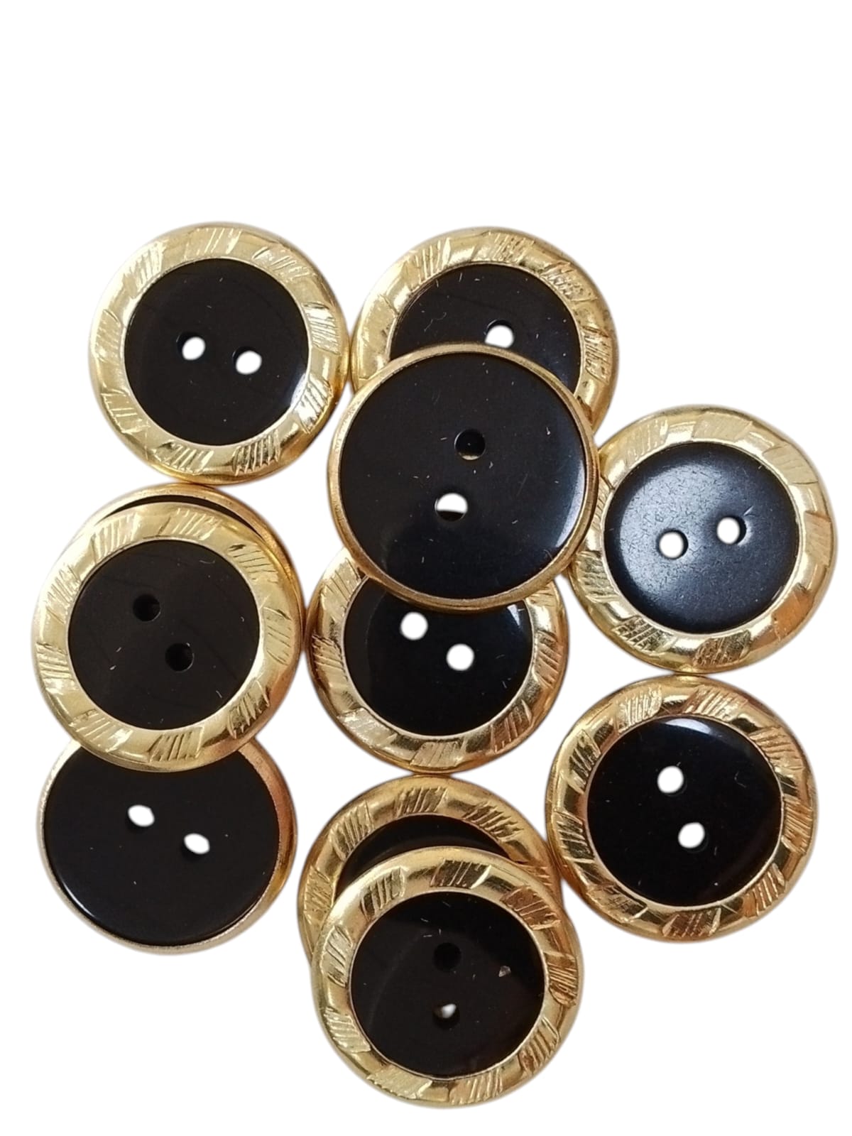 BOTON NEGRO CON ARO DORADO #36