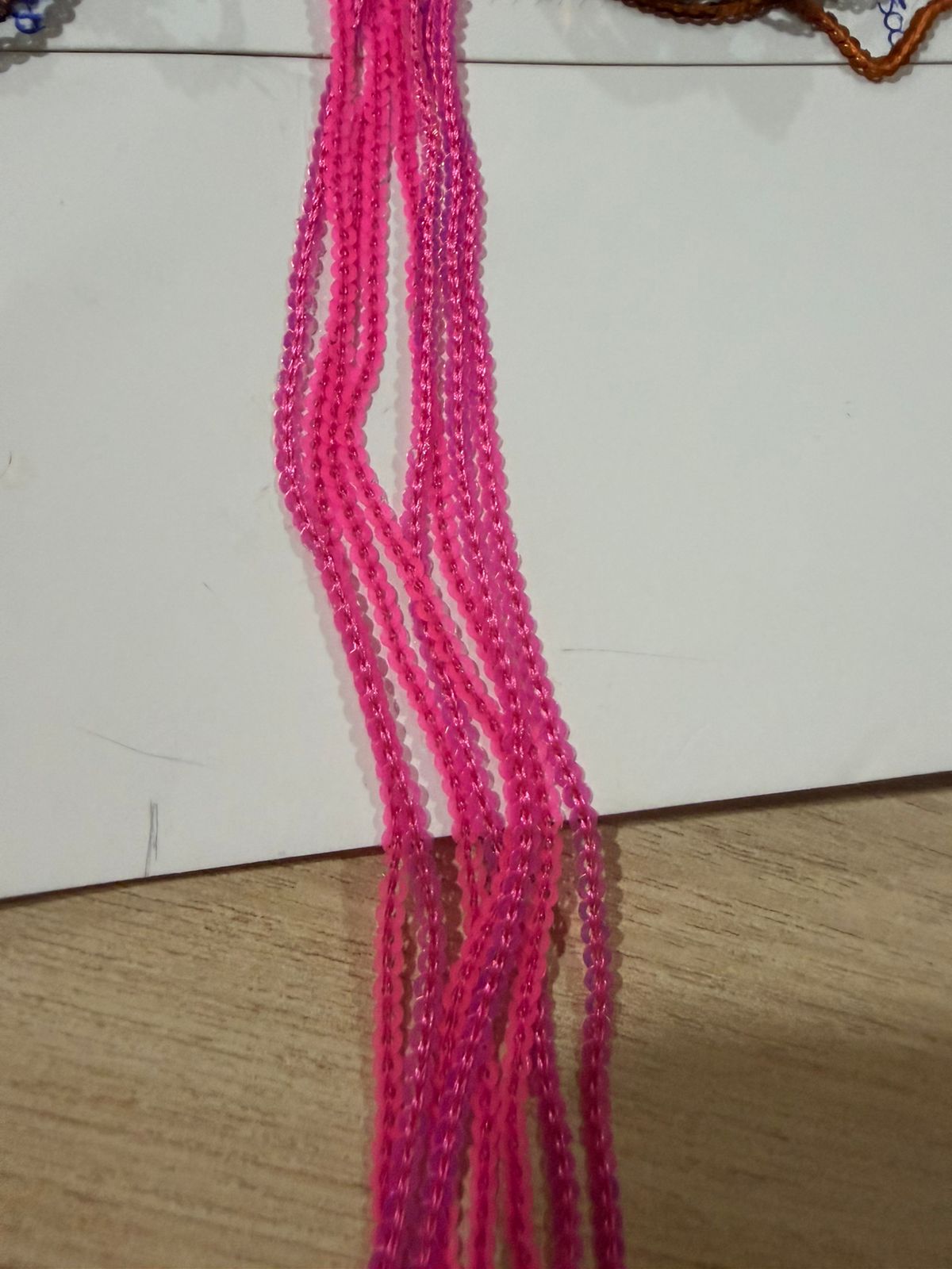FLECO DE LENTEJUELA ROSA NEON