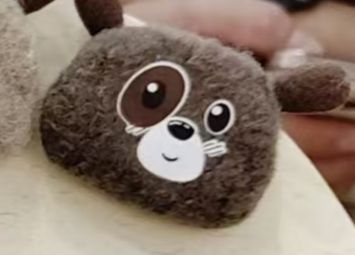 PELUCHE OSO FELIZ CAFE MANCHA EN EL OJO