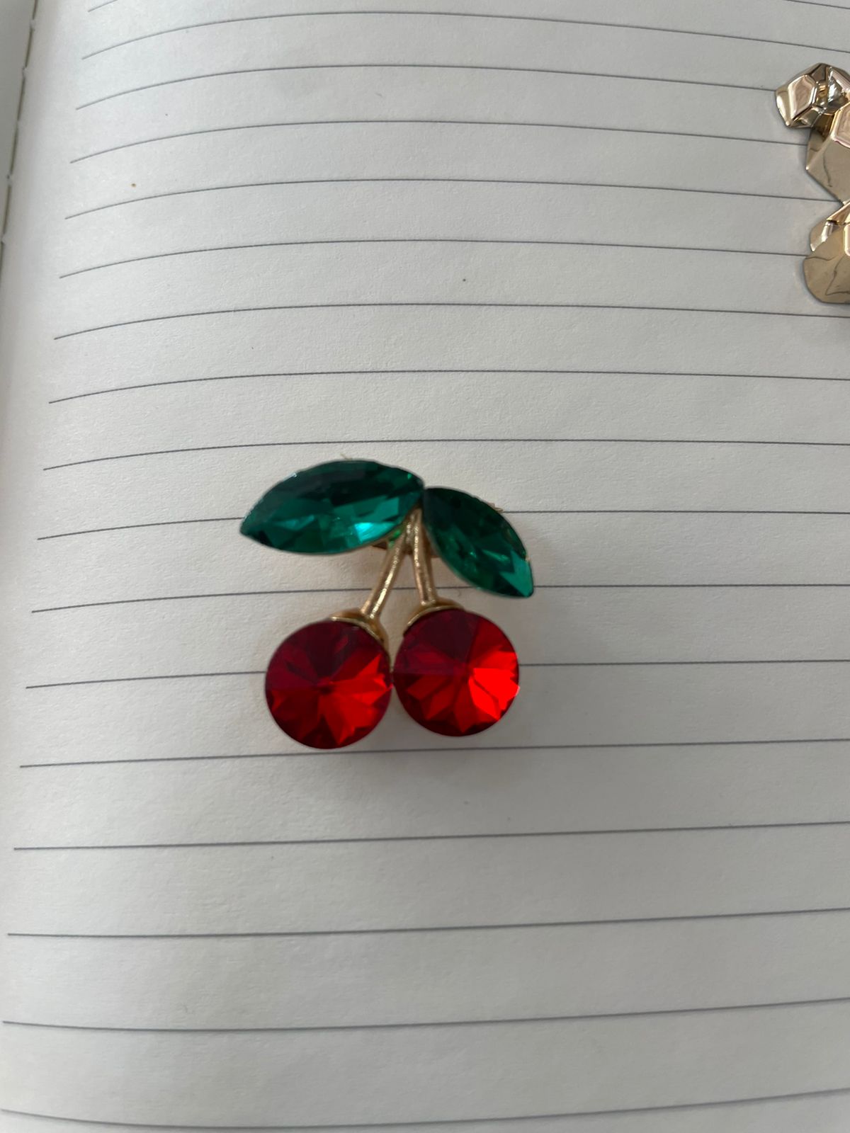 BROCHE DE PIEDRA CEREZAS
