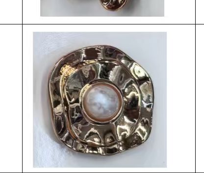 BOTON IRREGULAR ORO 2606-6