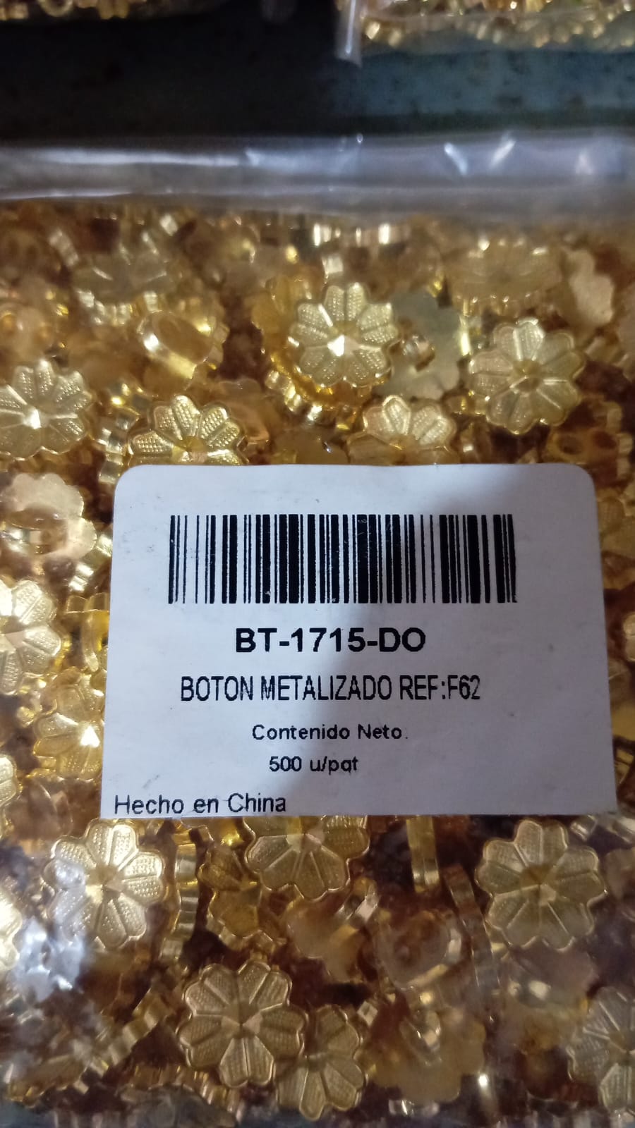 BOTON CON PATA FIGURA FLOR DORADO