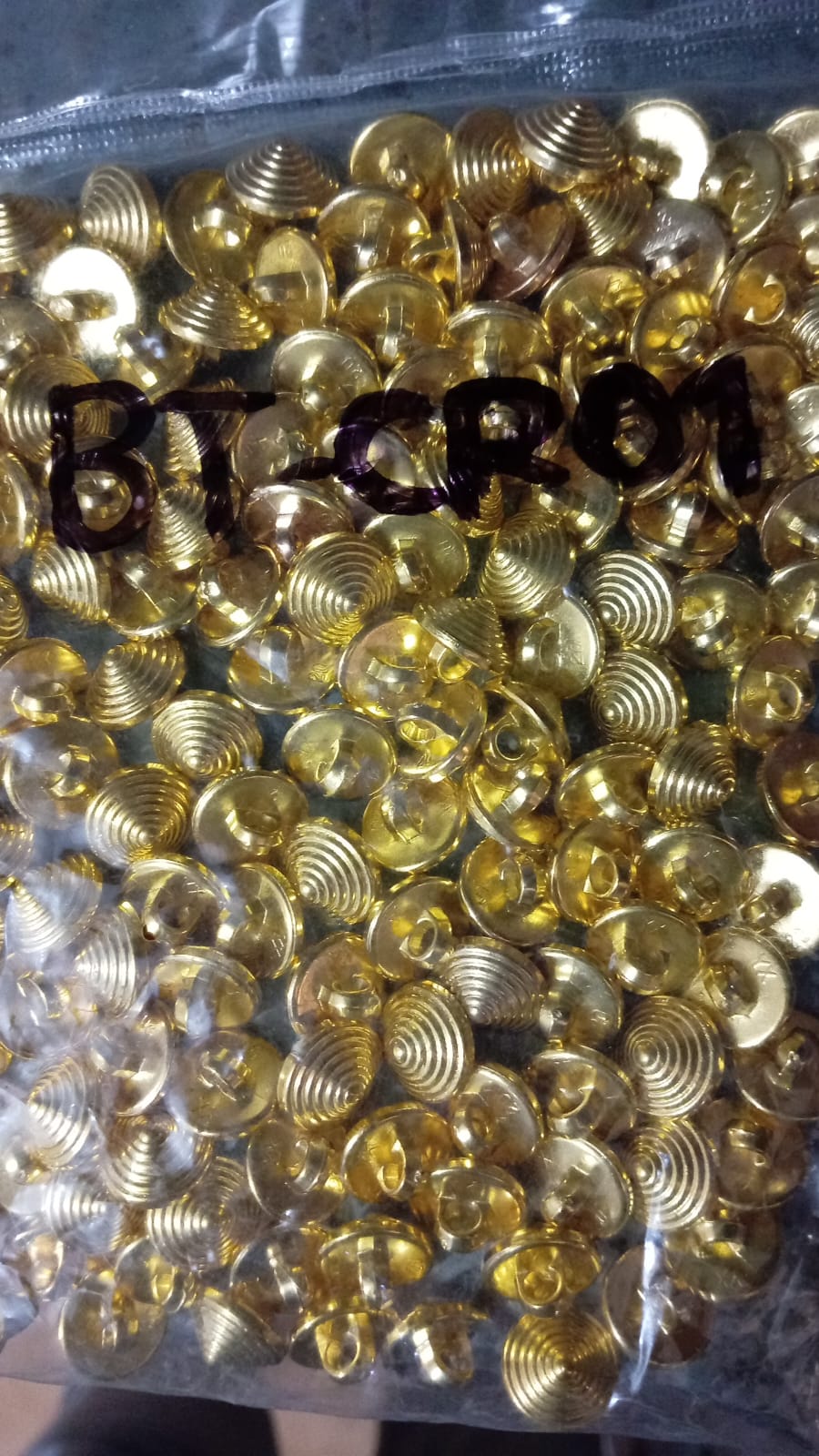 BOTON CON PATA PIRAMIDE DIBUJO ESPIRAL GRUESA