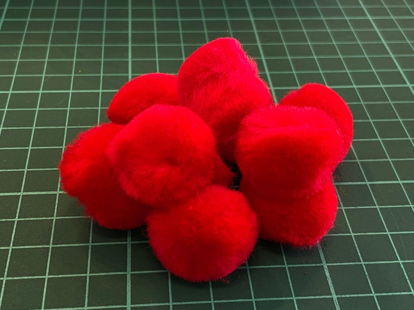 POMPON #25 ROJO ICSF