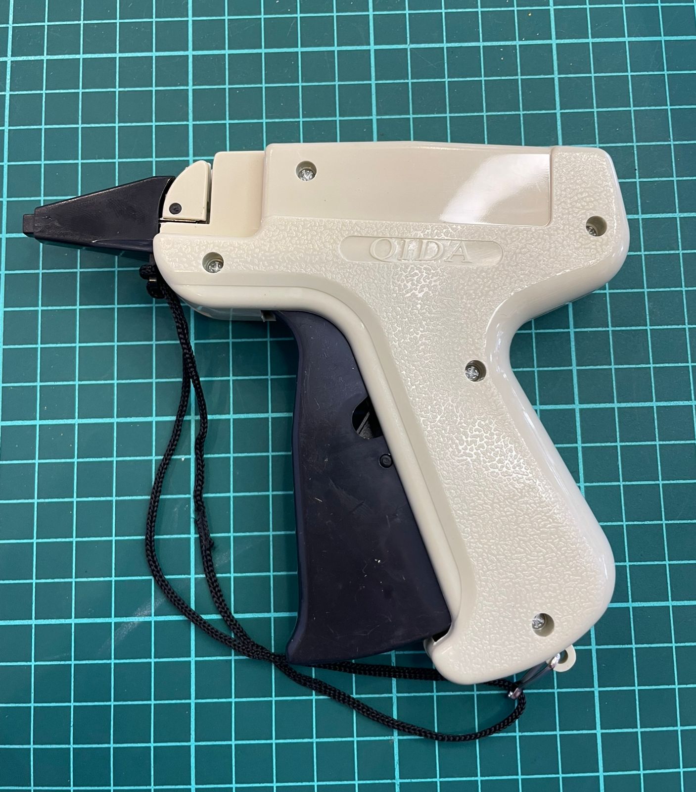 PISTOLA PARA PLASTIFLECHA