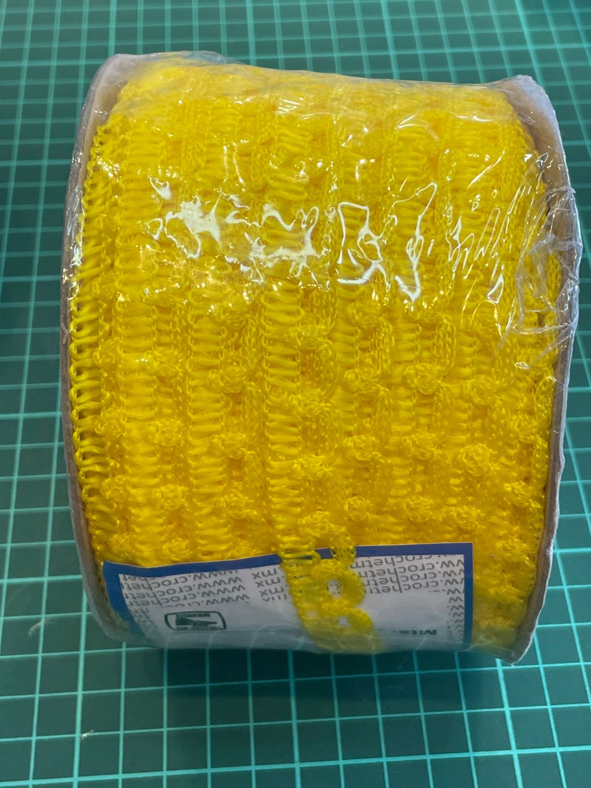 OREJA DE RATON AMARILLO CANARIO