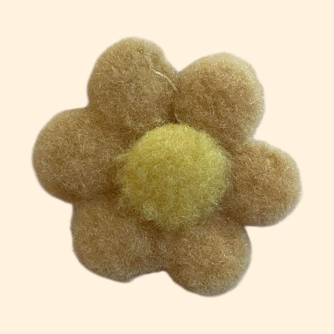PELUCHE FLOR 2 COLORES 6 PETALOS BEIGE