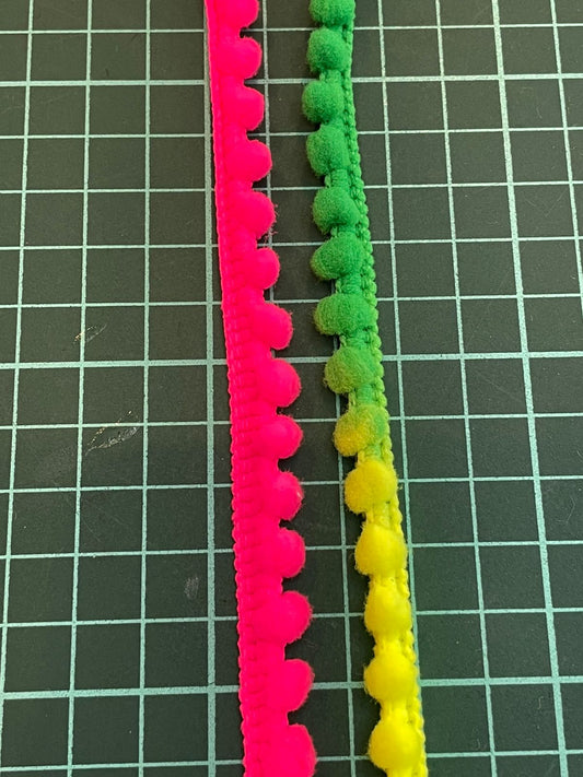 MILLARE POMPON MULTICOLOR NEON