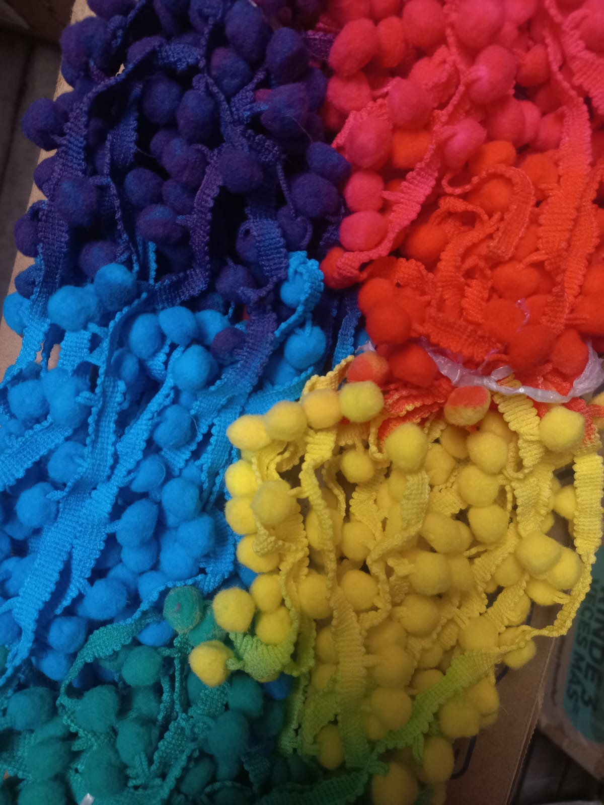 MILLARE POMPON 1 CM MULTICOLOR