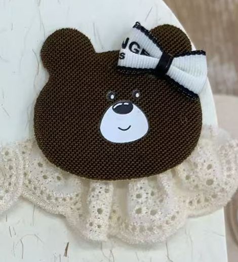 PELUCHE OSO CAFE CUELLO ENCAJE HUESO