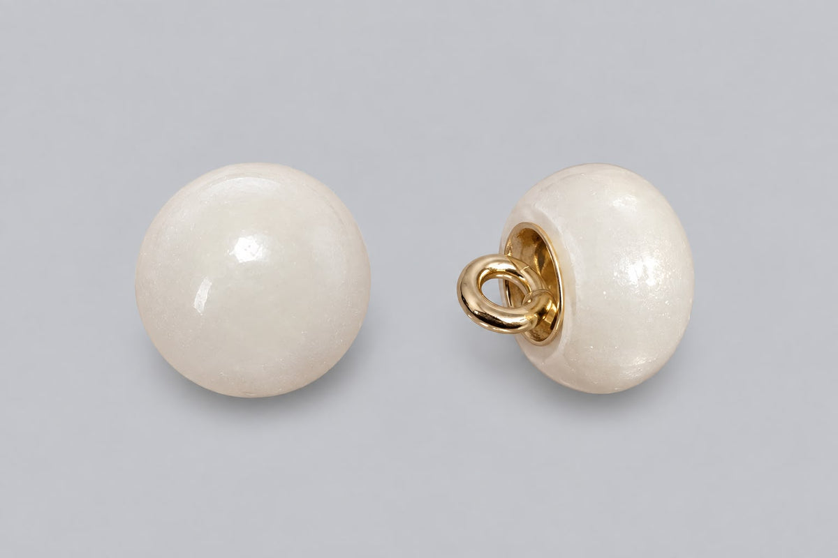 BOTON CON PATA PERLA NACARADO BLANCO