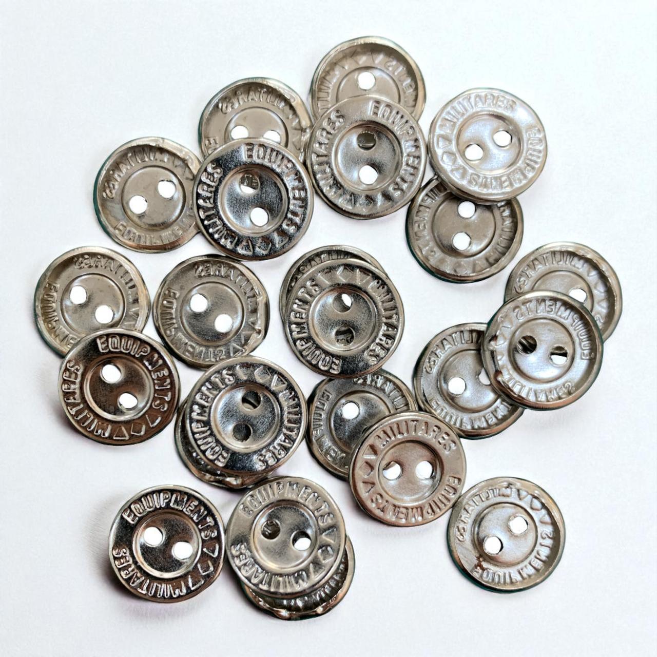 BOTON EQUIPAMIENTO #24 PLATA